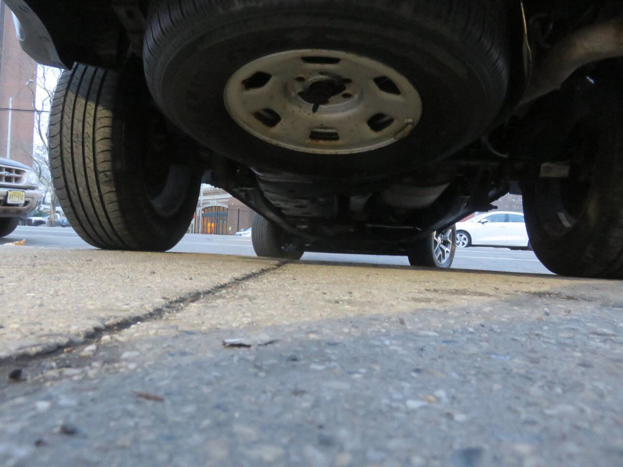 Used 2016 GMC Canyon SLE w/ All Terrain Package AWD/4WD image 38