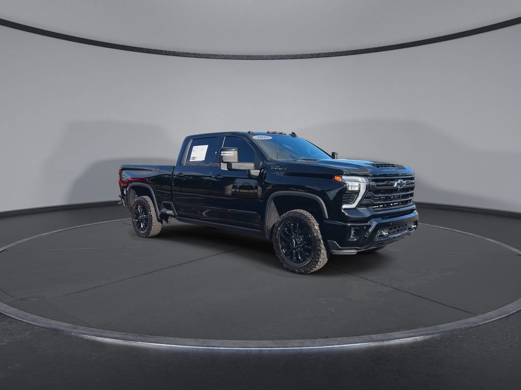 Used 2025 Chevrolet Silverado 2500 High Country w/ High Country Premium Package AWD/4WD image 2