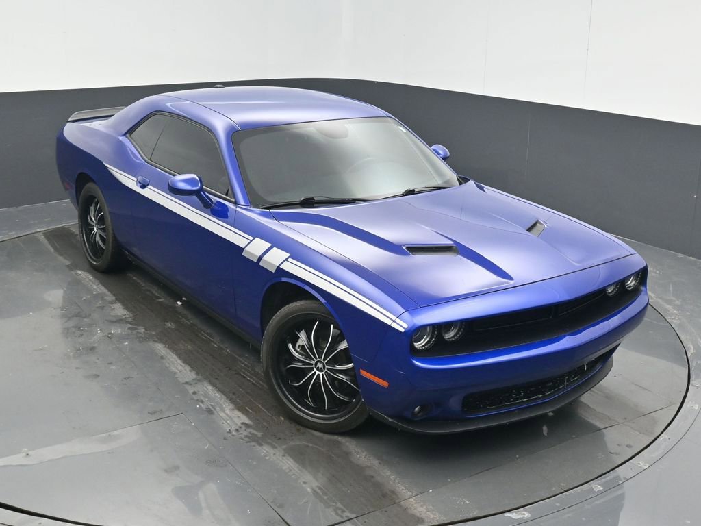 Certified 2022 Dodge Challenger SXT w/ Driver Convenience Group image 33