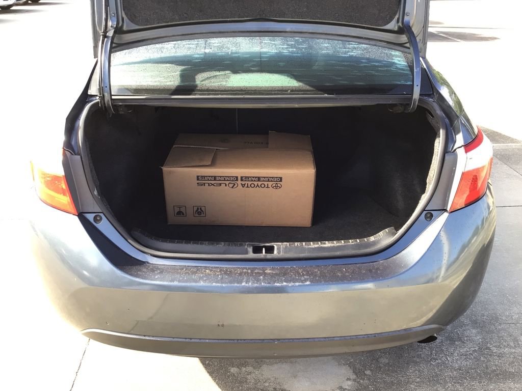 Used 2015 Toyota Corolla LE FWD image 30