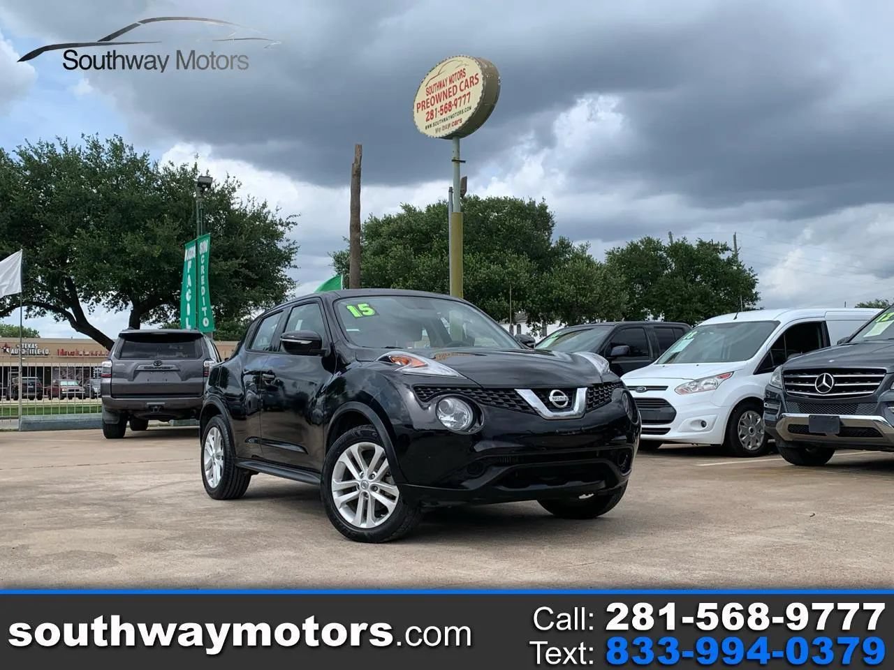 Used 2015 Nissan Juke S FWD image 1