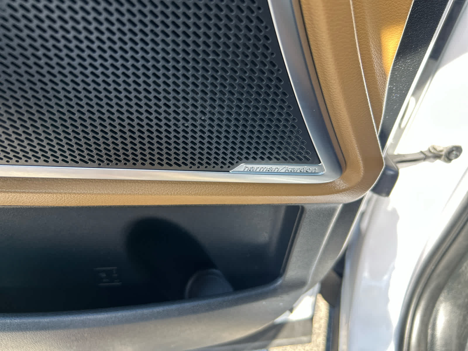 Used 2022 Kia Telluride SX FWD image 13