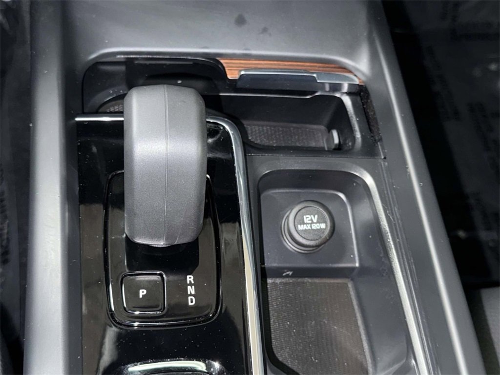 Used 2025 Volvo V60 B5 Cross Country Plus image 24