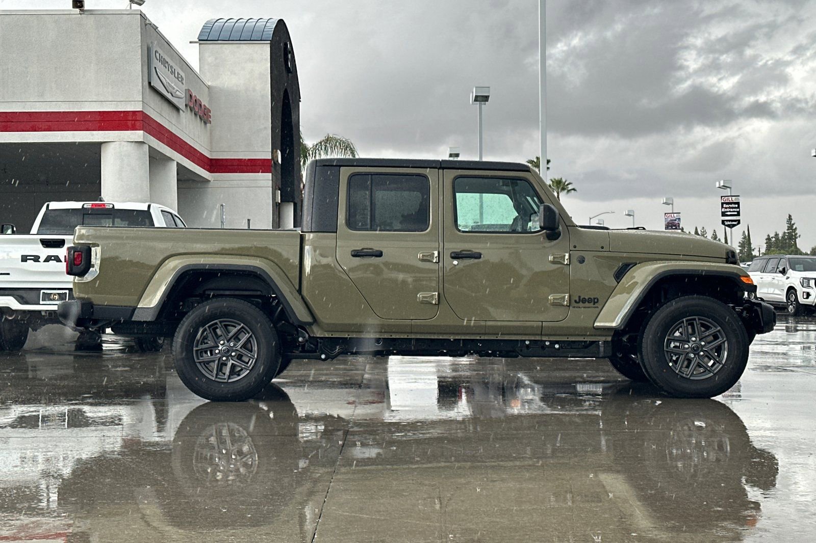 New 2026 Jeep Gladiator Sport AWD/4WD image 8