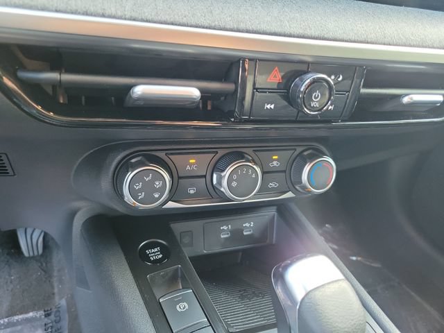 Used 2025 Nissan Kicks SV FWD image 28
