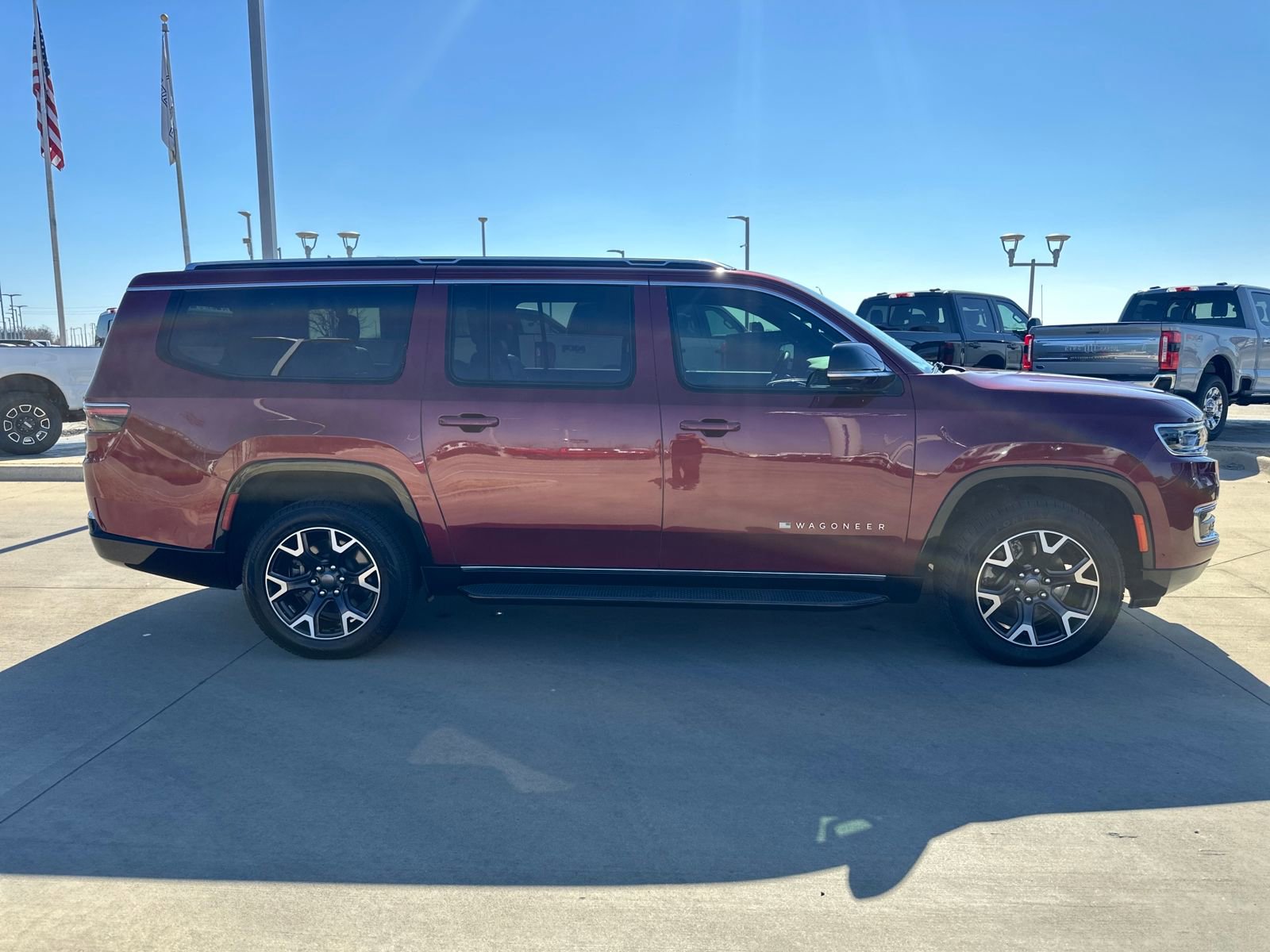 Used 2023 Jeep Wagoneer L Series III w/ Preferred Equipment Group image 6