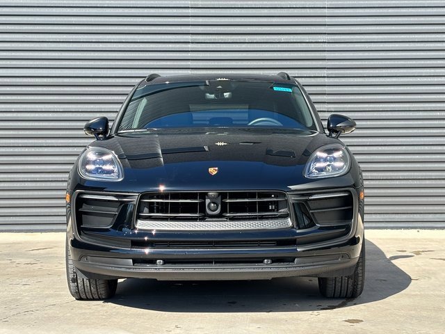 Certified 2025 Porsche Macan image 10