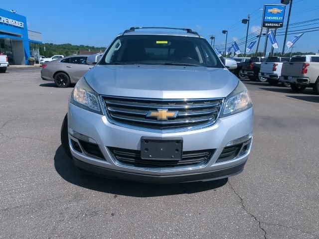 Used 2017 Chevrolet Traverse LT w/ Style and Technology Package FWD image 4