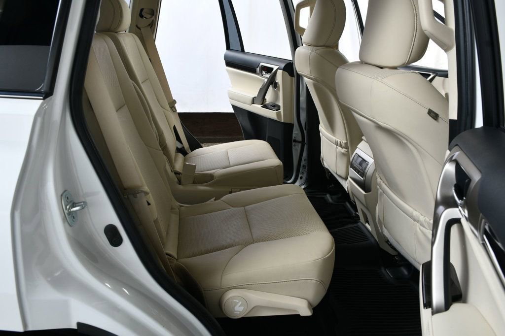 Used 2021 Lexus GX 460 Premium w/ Accessory Package AWD/4WD image 35