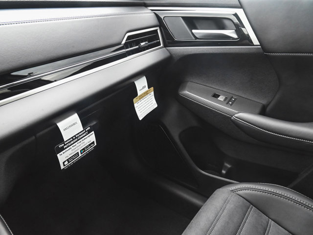 New 2025 Mitsubishi Outlander SE image 15