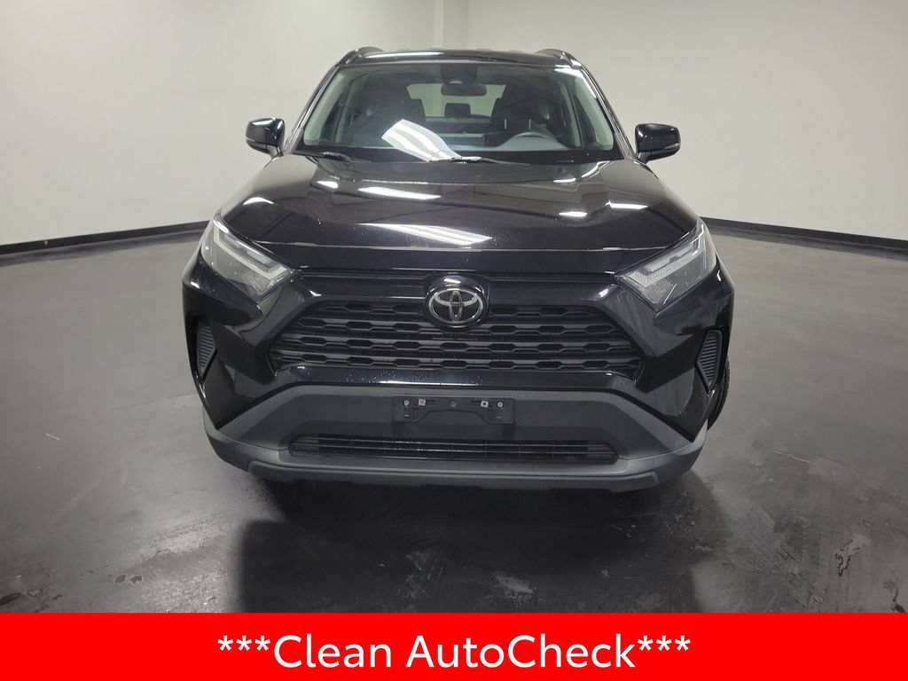 Used 2022 Toyota RAV4 XLE AWD/4WD image 3