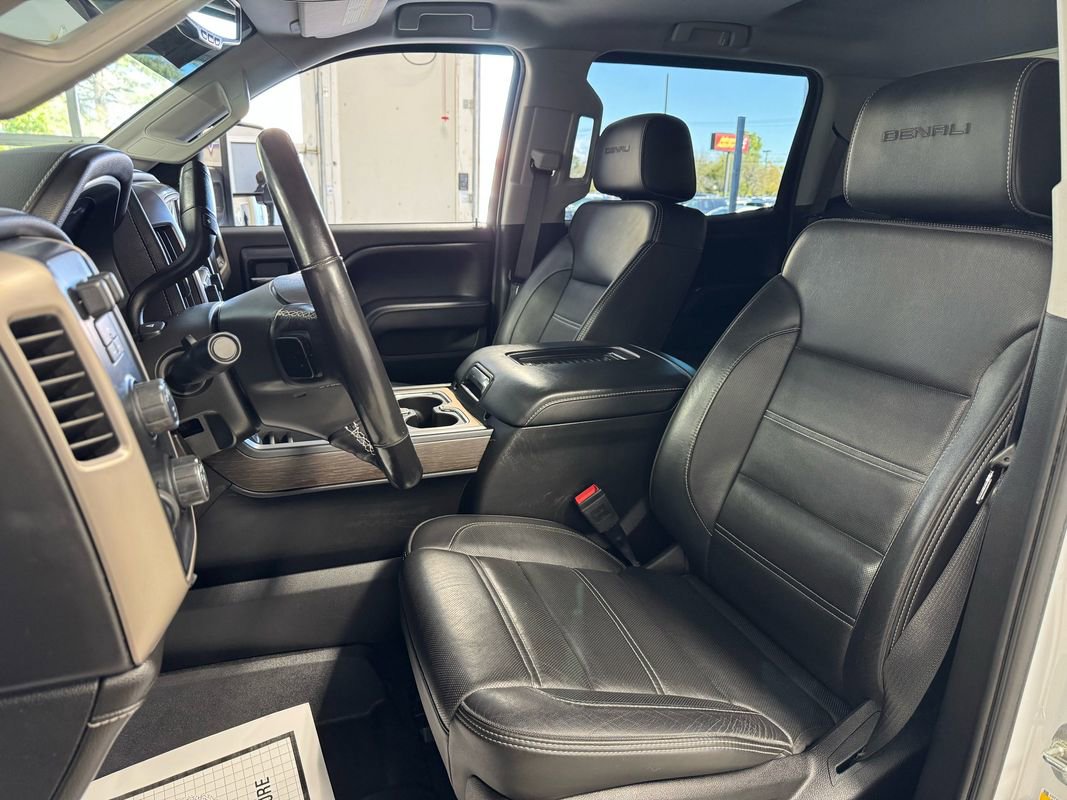 Used 2019 GMC Sierra 2500 Denali w/ Duramax Plus Package AWD/4WD image 17