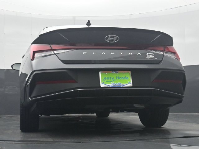 Used 2026 Hyundai Elantra Sport FWD image 37