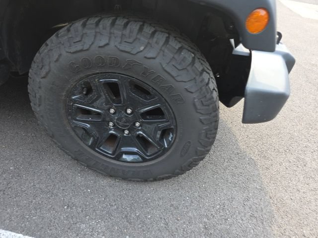 Used 2015 Jeep Wrangler Sport AWD/4WD image 7