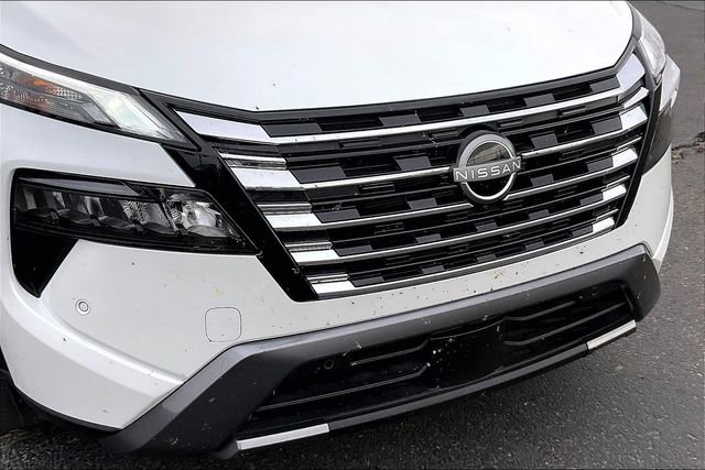 Used 2024 Nissan Rogue SL w/ SL Premium Package image 31