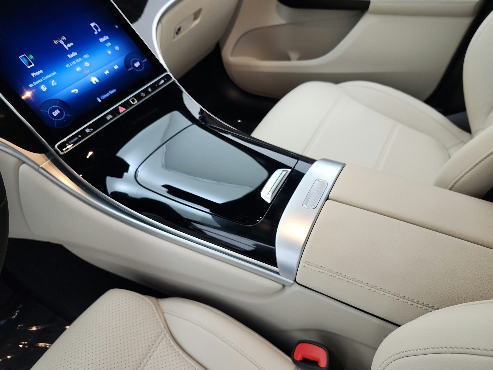 Certified 2024 Mercedes-Benz GLC 300 4MATIC image 11