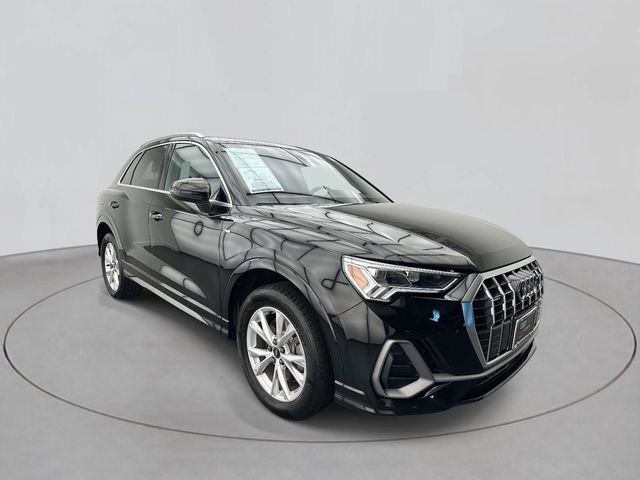 Used 2023 Audi Q3 2.0T Premium w/ Convenience Package AWD/4WD image 5