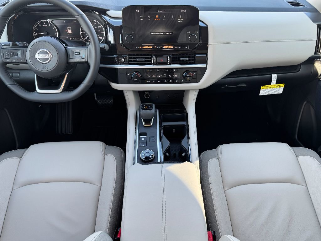 New 2025 Nissan Pathfinder SL w/ Black Appearance Package image 9