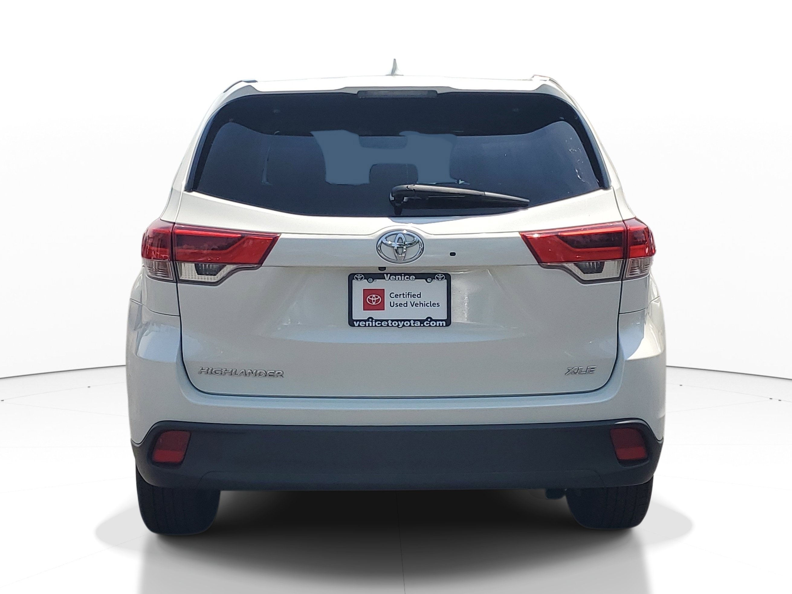 Certified 2017 Toyota Highlander XLE FWD image 5