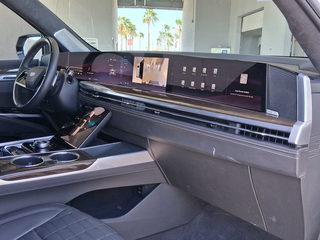Certified 2025 Cadillac Escalade ESV Sport Platinum AWD/4WD image 17