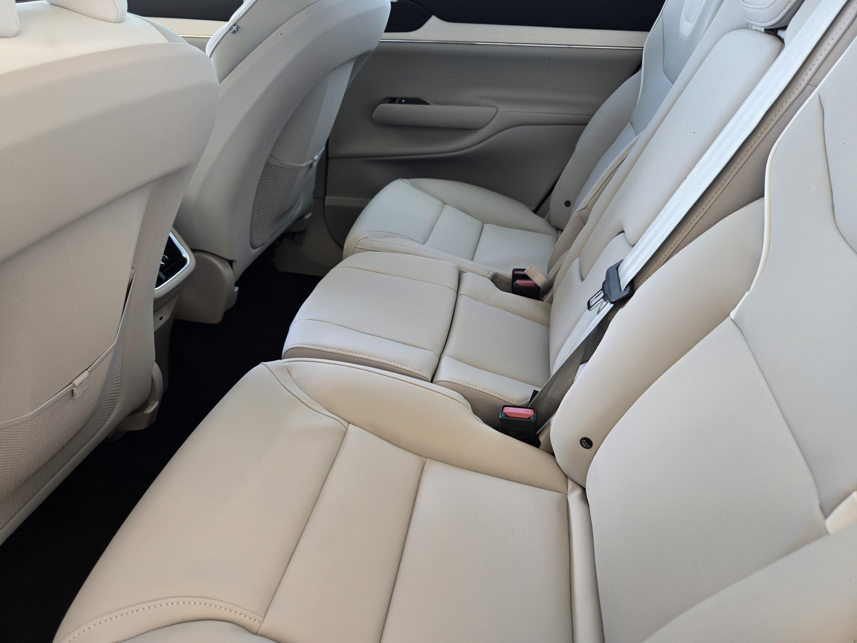 New 2026 Volvo EX90 Plus AWD/4WD image 28