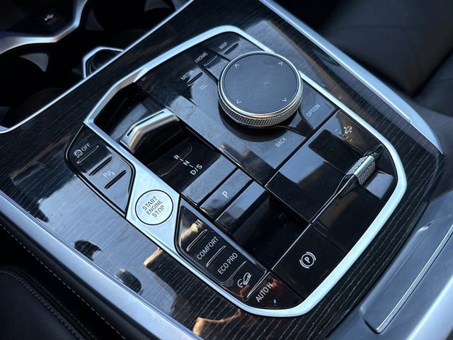 Used 2023 BMW X7 xDrive40i w/ M Sport Package image 31