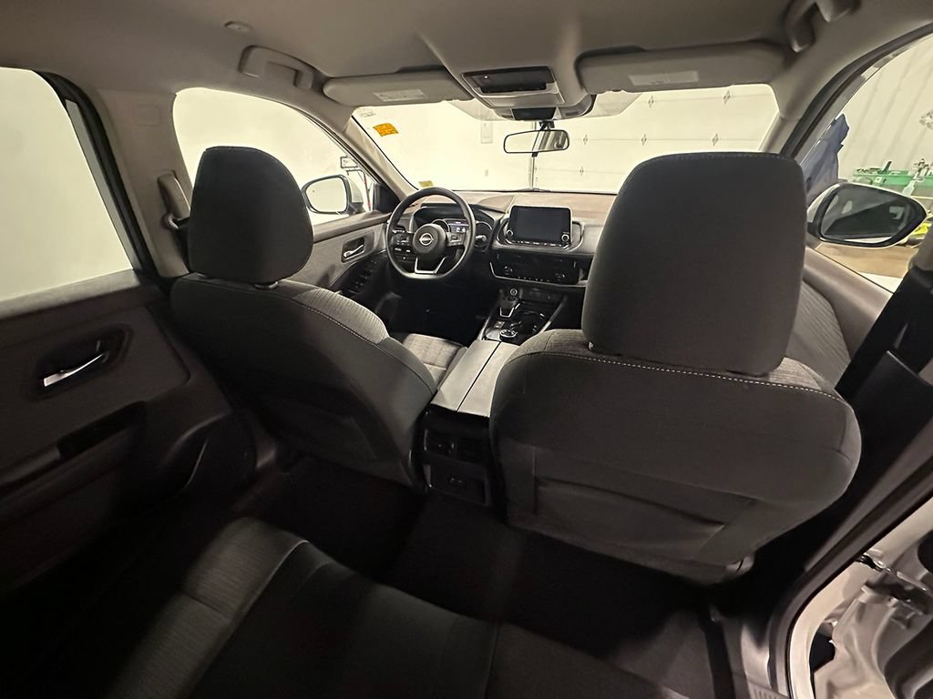 Used 2022 Nissan Rogue SV AWD/4WD image 25