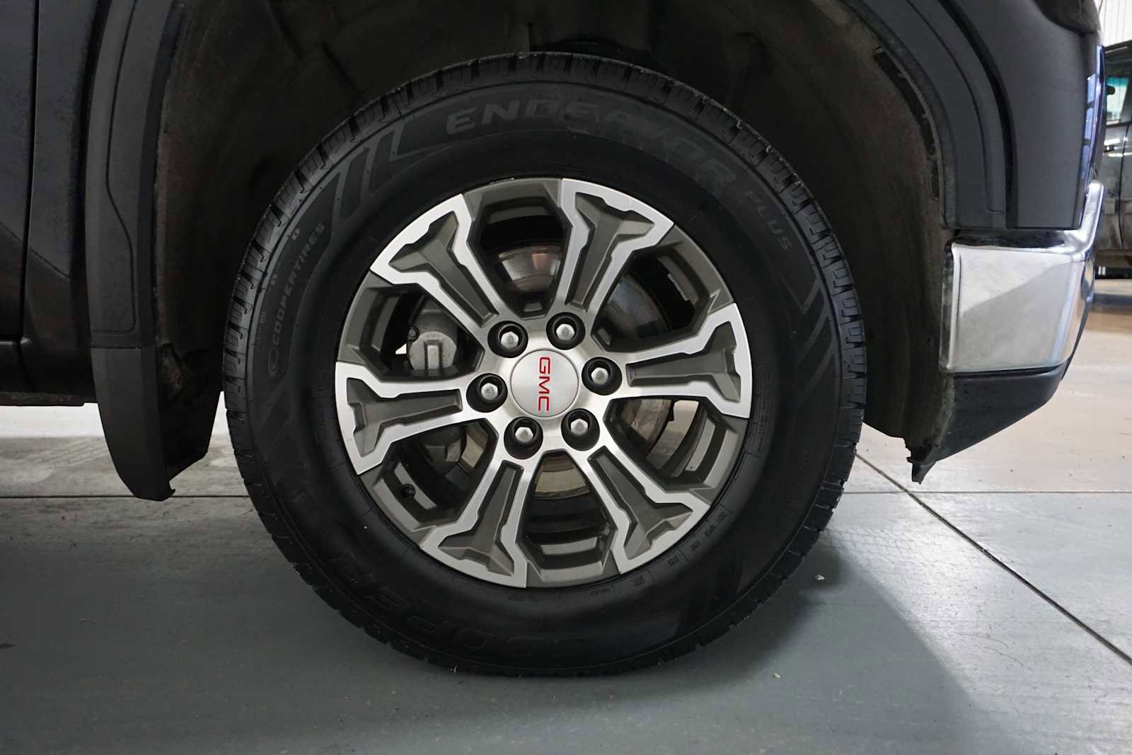 Certified 2025 GMC Sierra 1500 SLT image 11