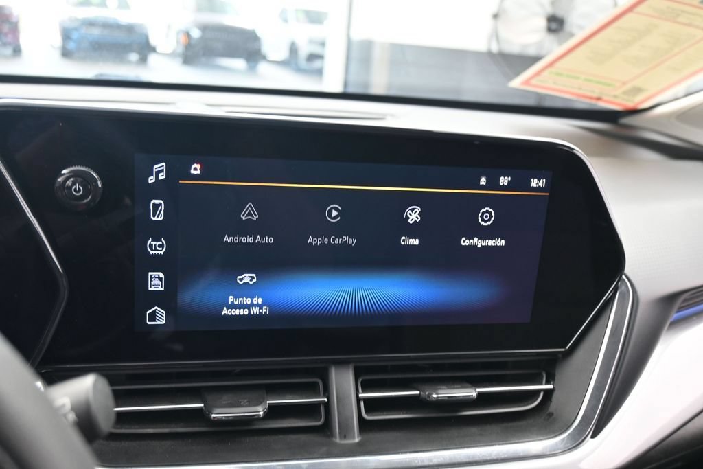 Used 2024 Chevrolet Trax LT FWD image 18