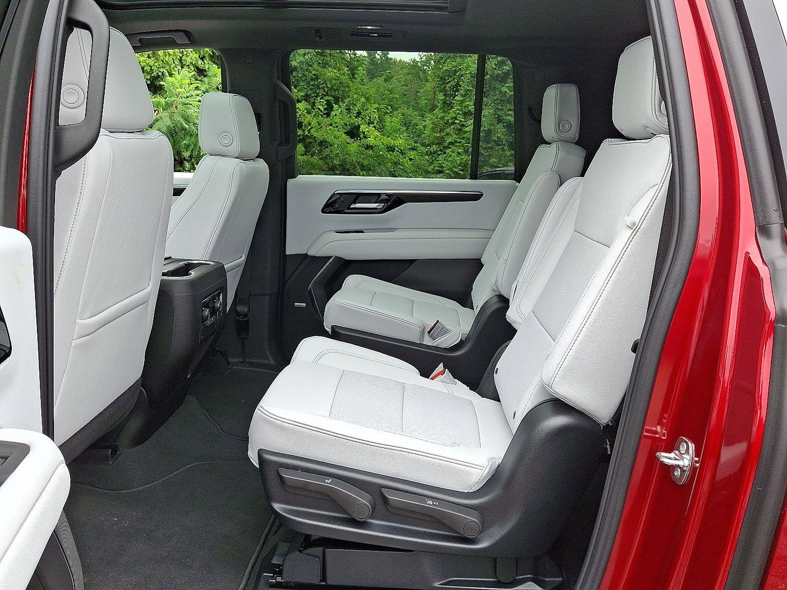 New 2025 Chevrolet Suburban Premier image 6
