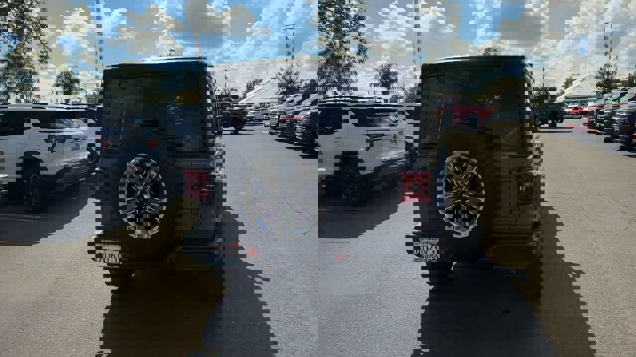 Used 2021 Jeep Wrangler Unlimited Sahara w/ Uconnect 4C Nav & Sound Group image 6