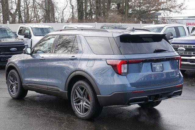 New 2026 Ford Explorer ST-Line w/ ST-Line Street Pack image 11