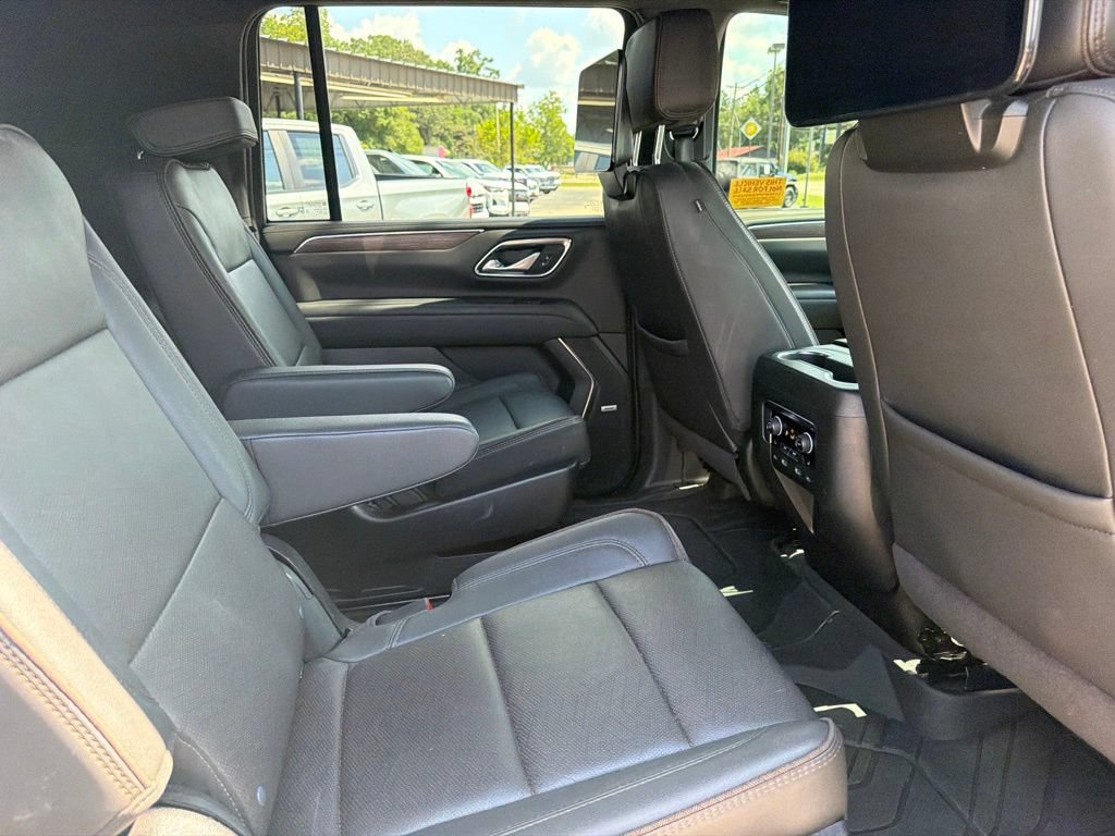 Used 2024 Chevrolet Suburban High Country w/ Advanced Technology Package AWD/4WD image 24