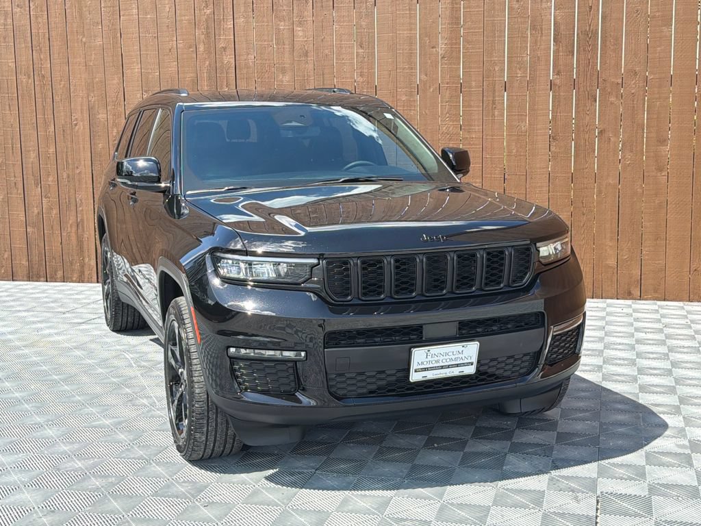 Used 2024 Jeep Grand Cherokee L Limited w/ Black Appearance Package AWD/4WD image 14