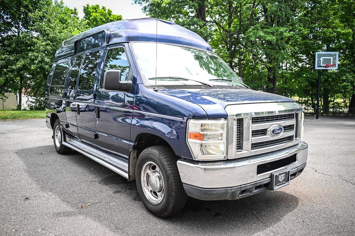 Used 2011 Ford E-150 and Econoline 150 w/ RV Plus Pkg RWD image 6