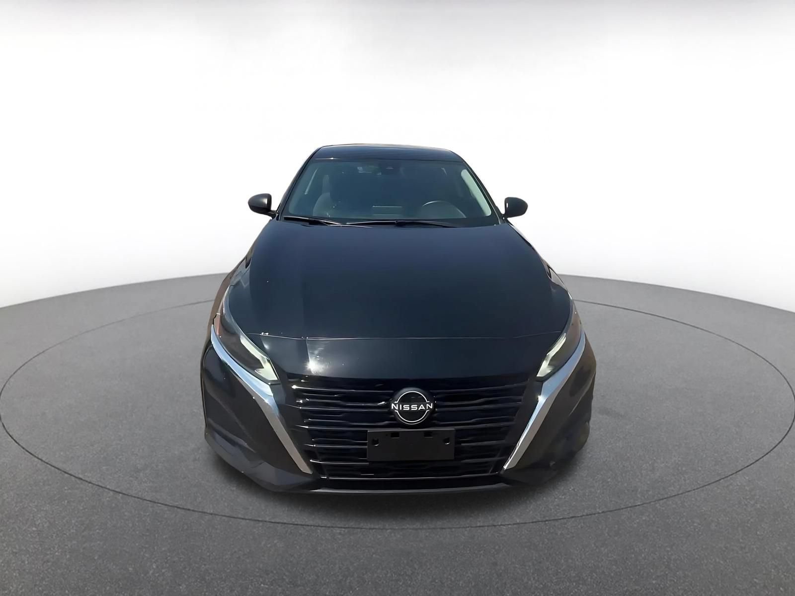 Used 2025 Nissan Altima 2.5 SV FWD image 4