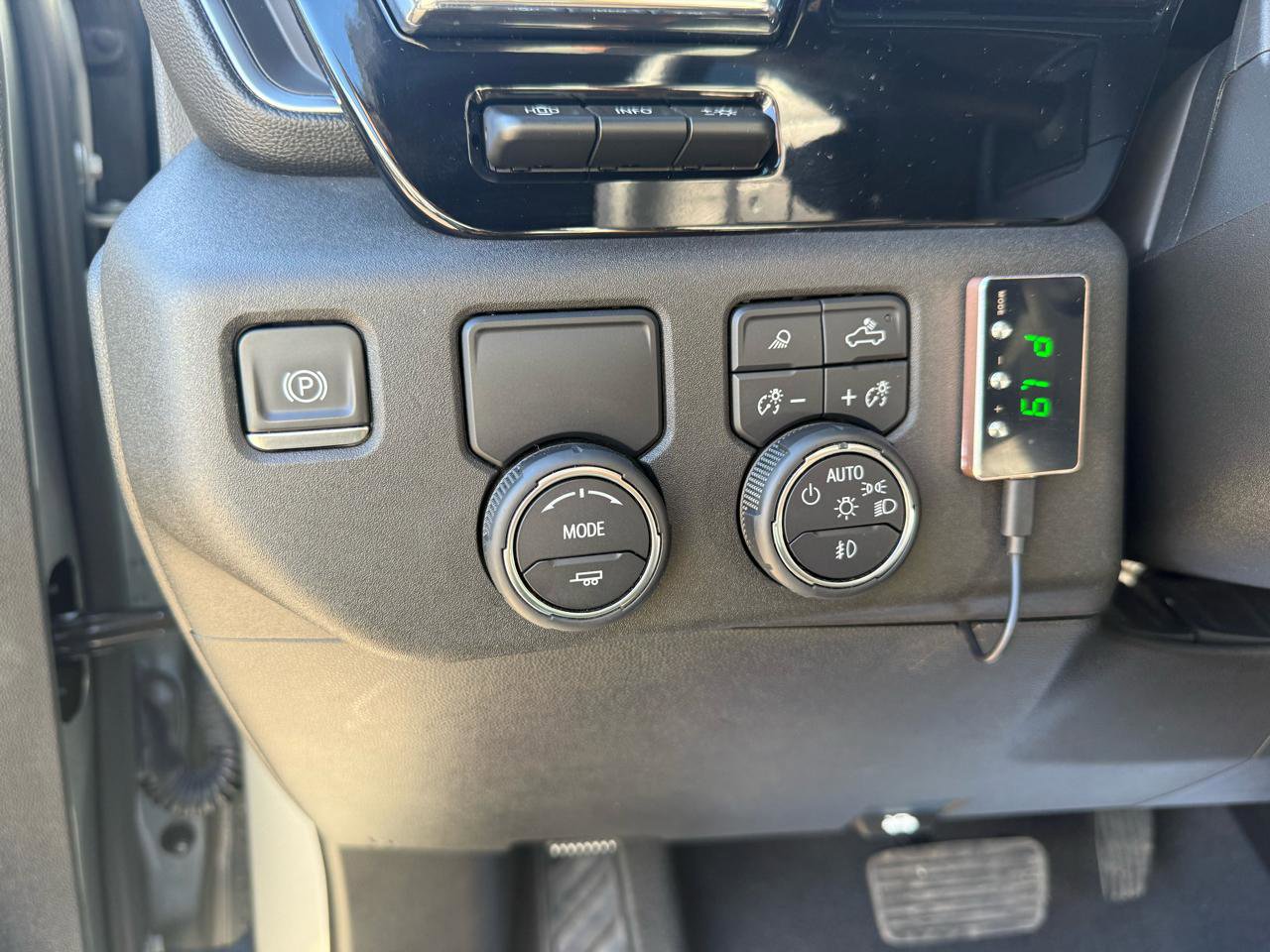 Used 2024 Chevrolet Silverado 1500 High Country w/ Technology Package image 26