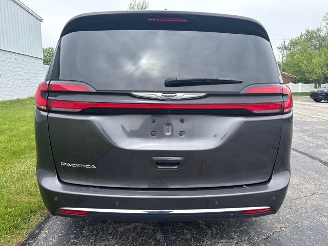 Used 2023 Chrysler Pacifica Touring-L FWD image 12