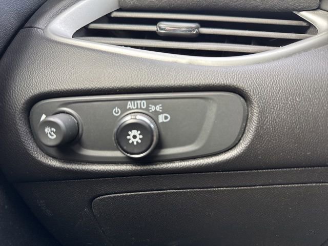 Used 2023 Chevrolet Malibu LS image 19