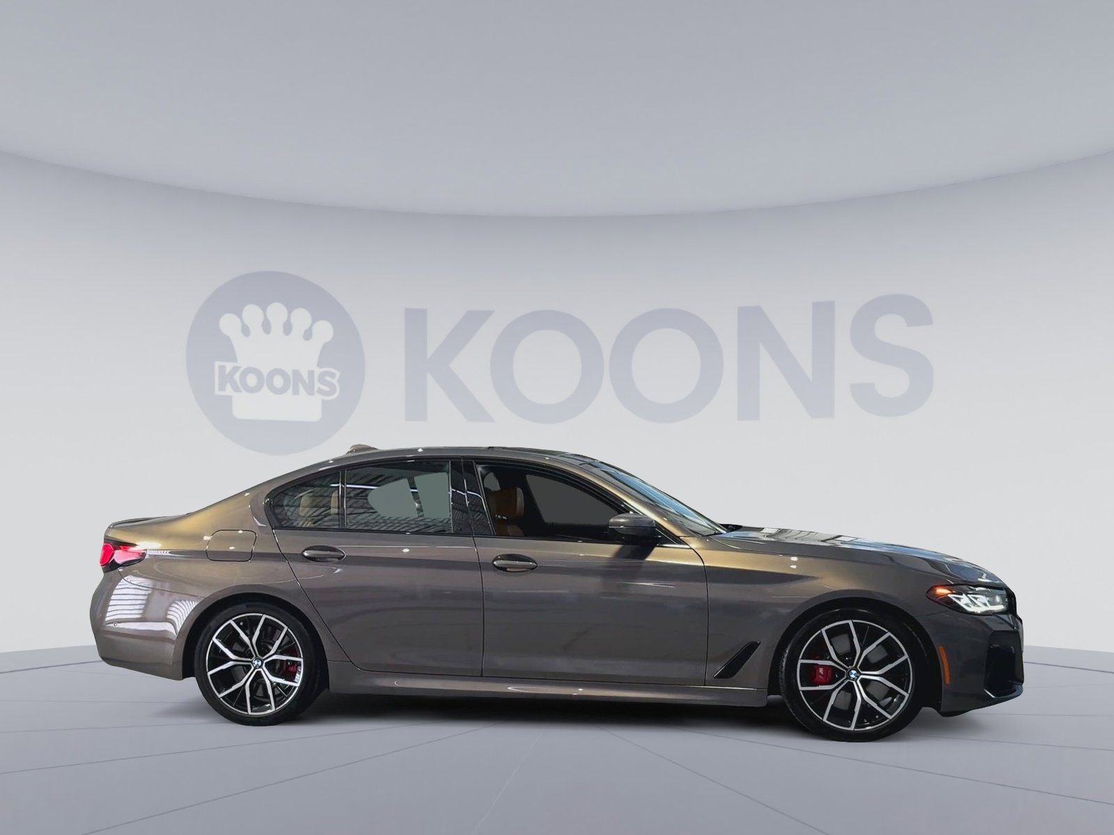 Used 2022 BMW M550i xDrive w/ Dynamic Handling Package AWD/4WD image 4