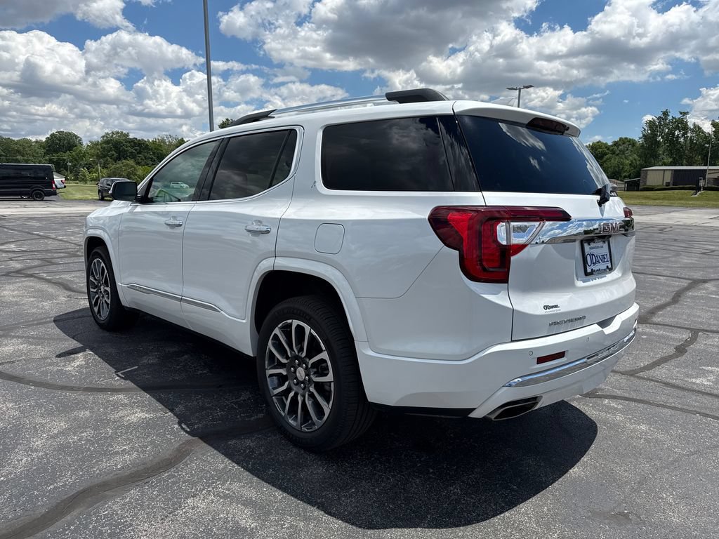 Used 2020 GMC Acadia Denali w/ Technology Package FWD image 2