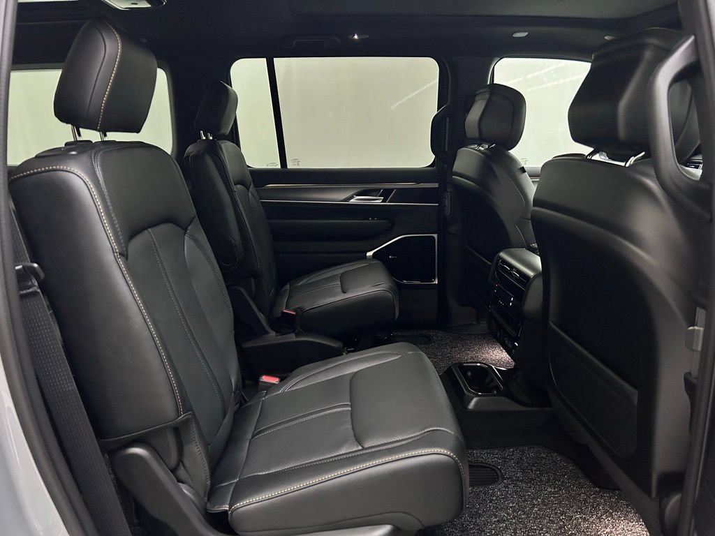 New 2026 Jeep Grand Wagoneer L 4WD image 17