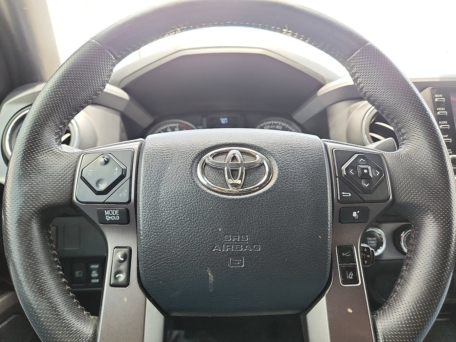 Used 2020 Toyota Tacoma TRD Off-Road w/ Technology Package AWD/4WD image 19