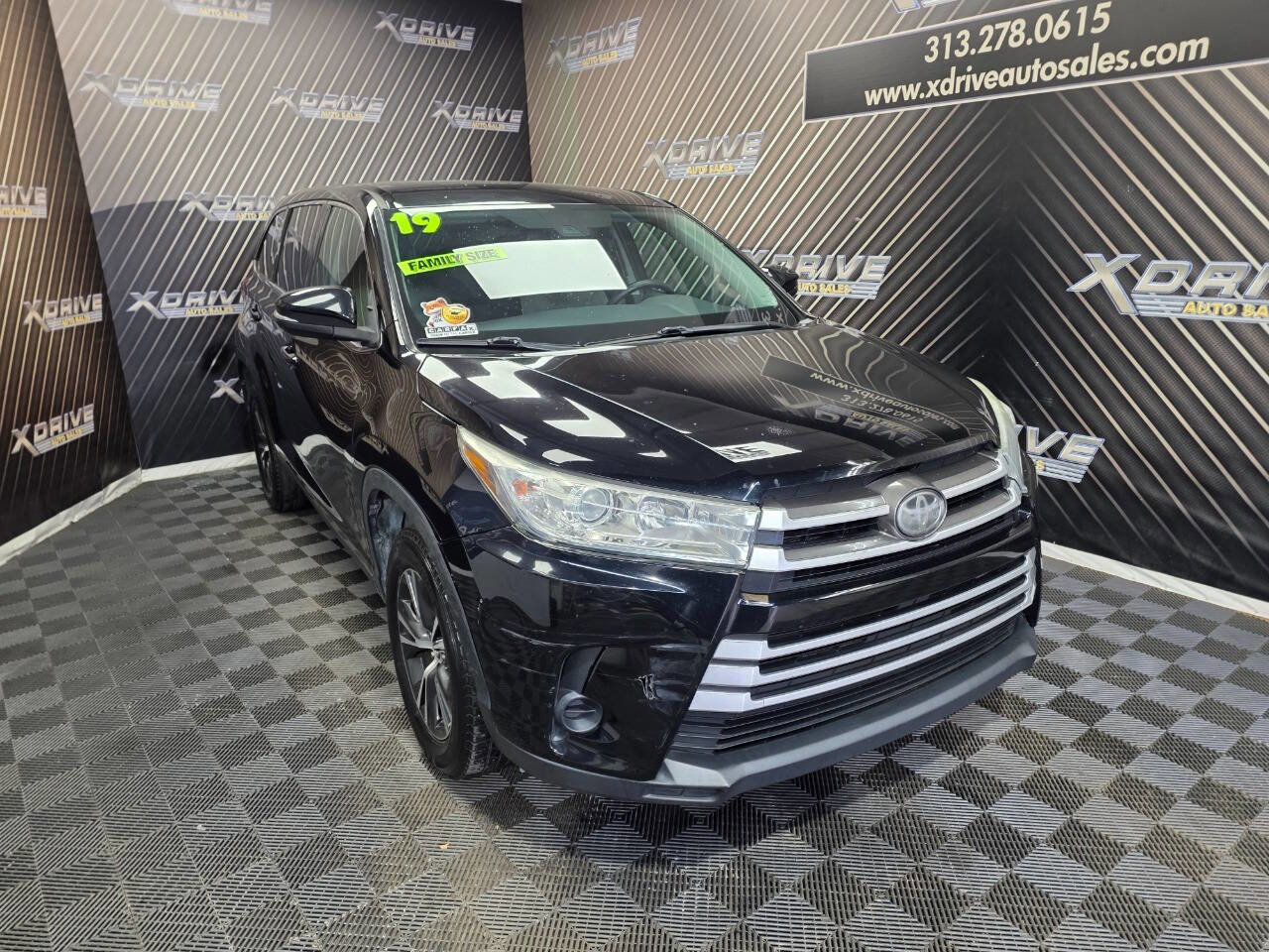Used 2019 Toyota Highlander LE image 6