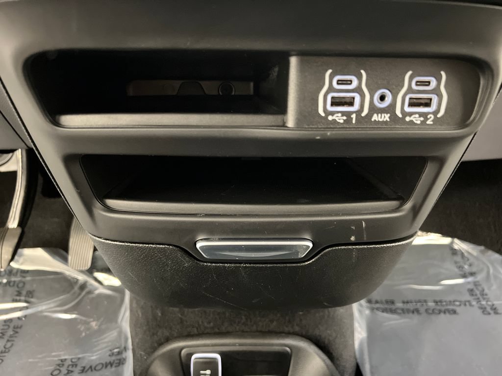 Used 2025 Chrysler Pacifica Select FWD image 53