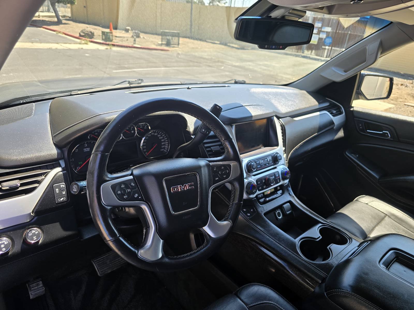 Used 2015 GMC Yukon SLT AWD/4WD image 6