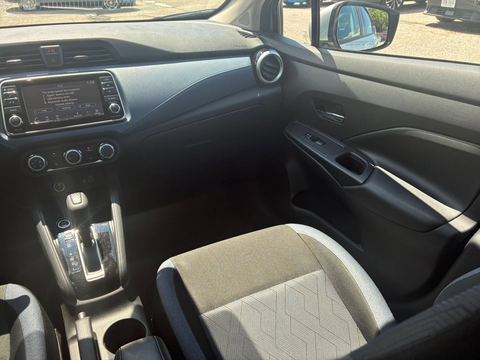 Used 2025 Nissan Versa SV FWD image 25