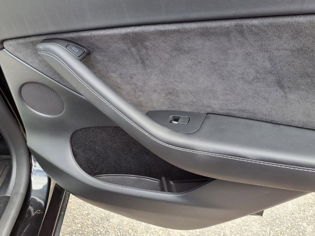 Used 2023 Tesla Model Y Long Range AWD/4WD image 7