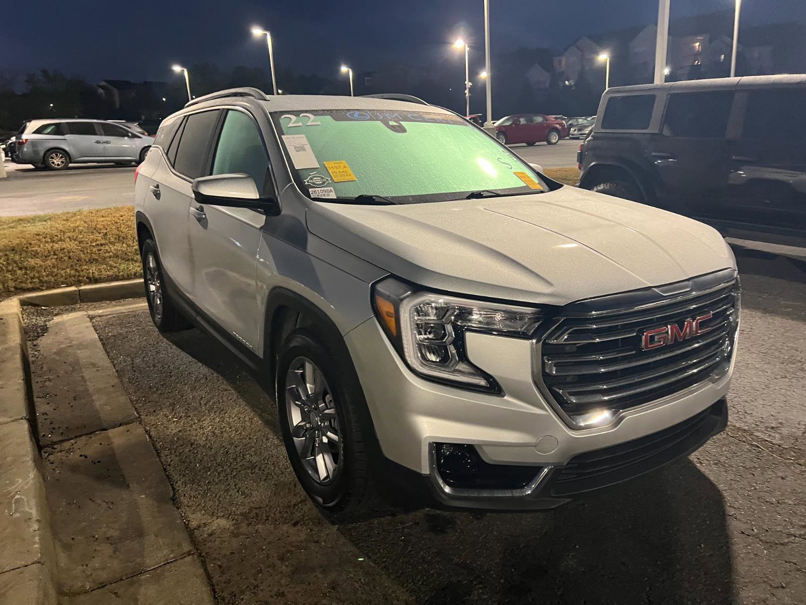 Used 2022 GMC Terrain SLT image 5