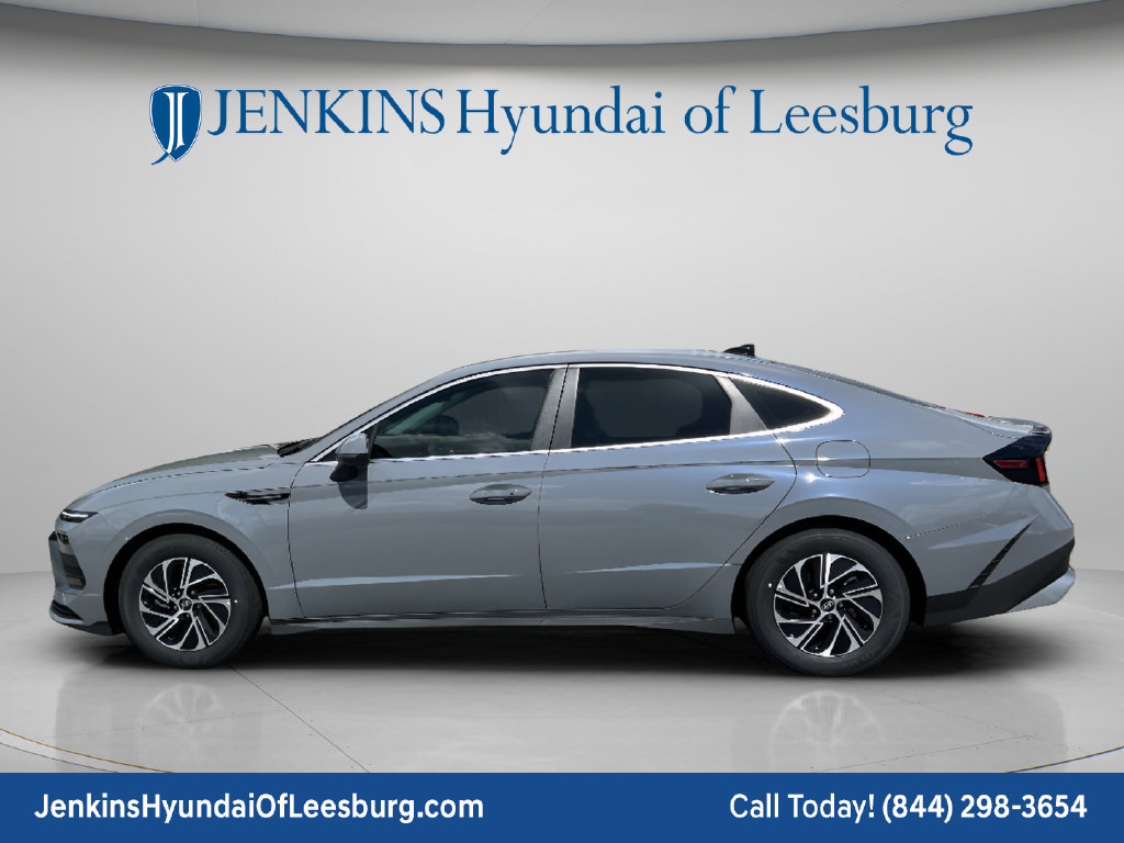 New 2026 Hyundai Sonata Blue FWD image 9